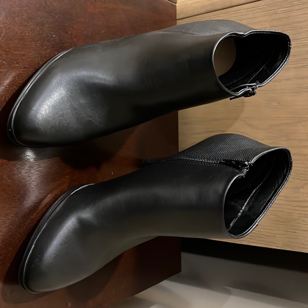 Black Sophia 17 booties